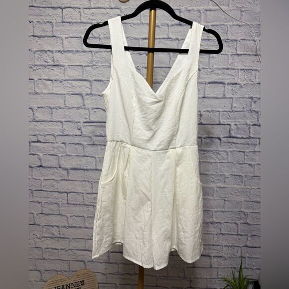 Mi Ami Francesca’s Carolina Linen Romper Sz Medium NWT - Picture 2 of 14